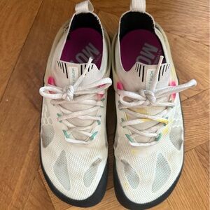 Vivo Barefoot White and Pink Athletic Motus Strenght Women